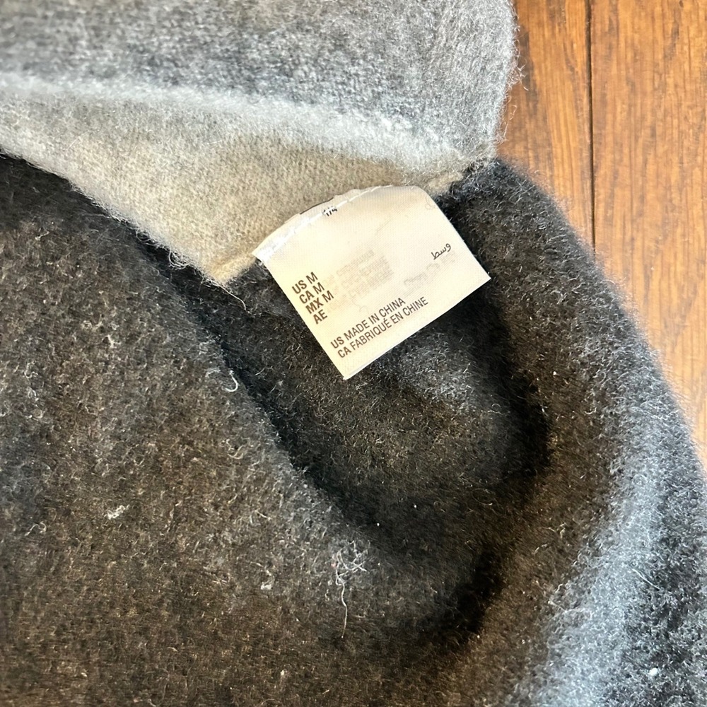 Charter Club Luxury Womens 100% Cashmere Sweater Black Grey Geometric M A0295‎ - Picture 6 of 6